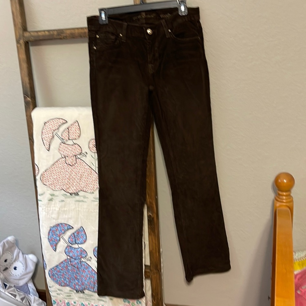 7 SEVEN FOR ALL MANKIND size 28 301/4 inseam. Corduroy jeans style Choc brown.